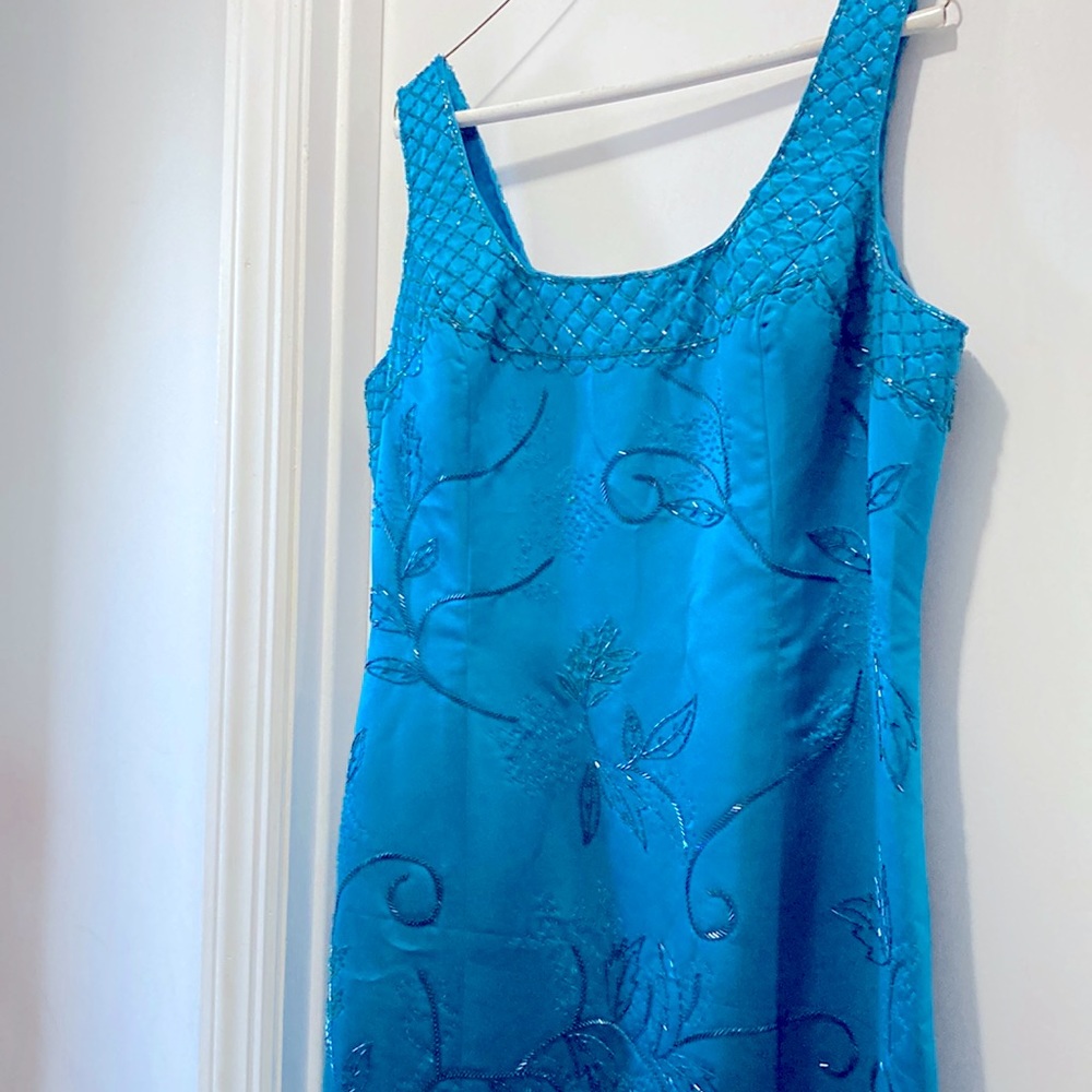L’POGEE WORLD OVER TEAL EMBROIDERY GOWN WITH SCARF